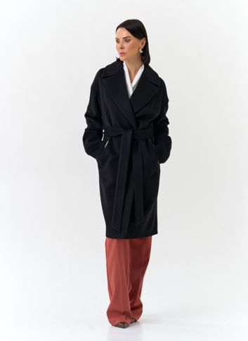 Женское пальто черного цвета