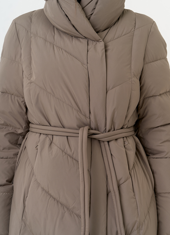 Женский пуховик с капюшоном модель № 31601 универмаг малина