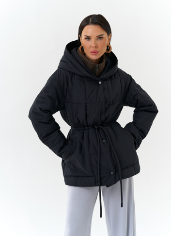 Женская куртка с контрастным воротником