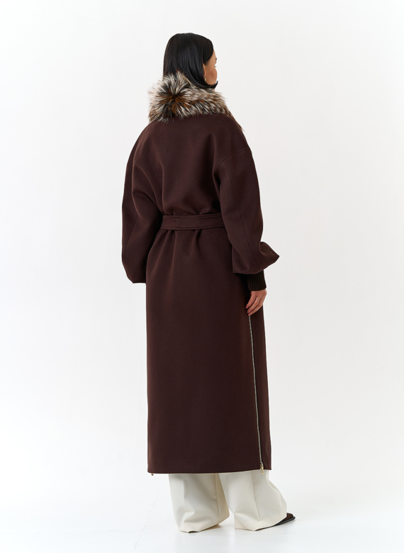 Женское длинное пальто с отделкой из меха лисы