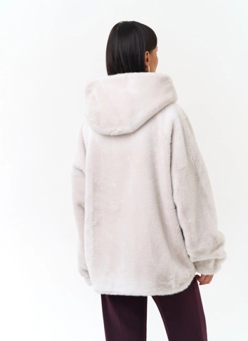 Женская шуба из эко меха с капюшоном фото