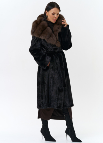Шуба из норки с капюшоном 