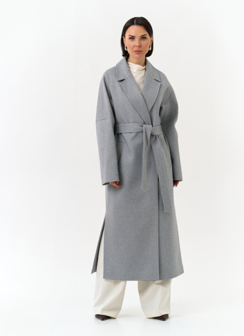 Женское пальто с английским воротником