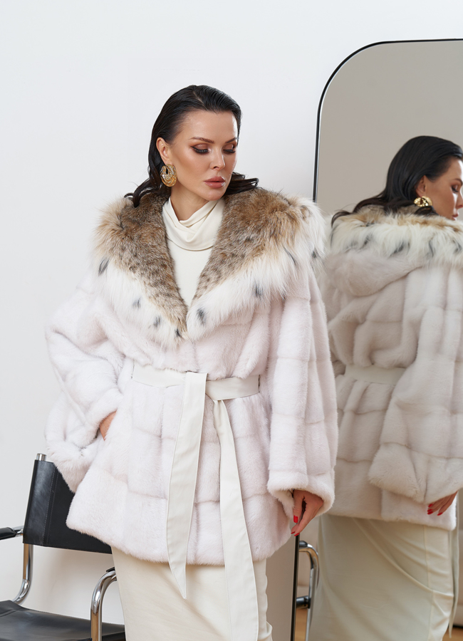 Короткая светлая шуба с рысью модель № 29122 универмаг малина