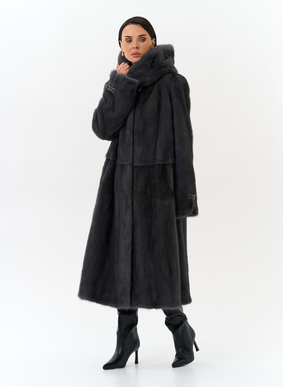 Женская шуба из меха норки с капюшоном
