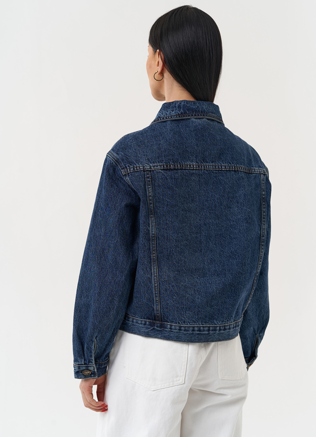 фото Женская джинсовая куртка синего цвета модель № 30412