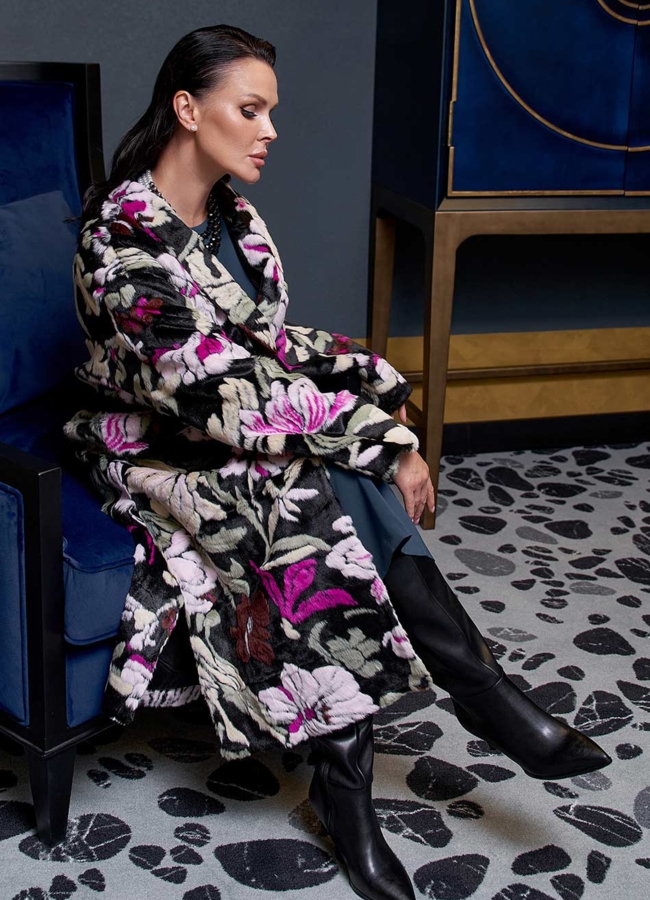 Пальто из эко меха с цветочным принтом модель № 28549 универмаг малина