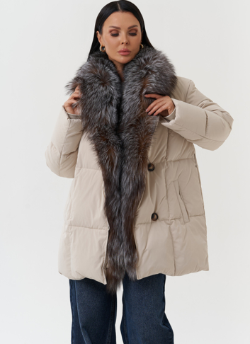 Женский пуховик с мехом чернобурки