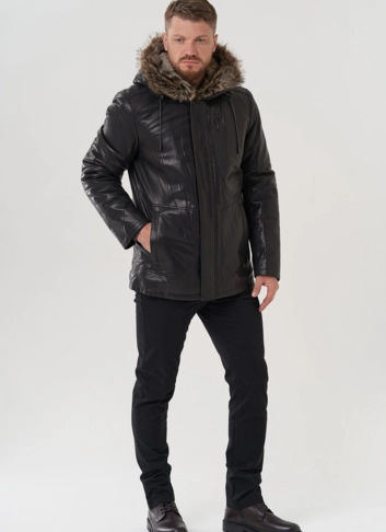 Мужская куртка с капюшоном на мехе из волка фото