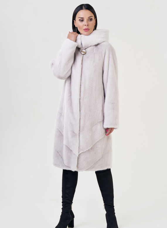 Светлая шуба из норки с капюшоном