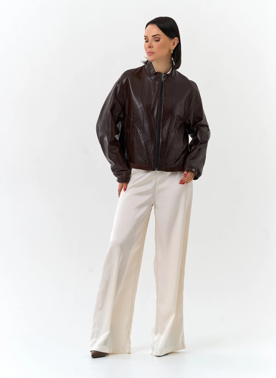 Женская короткая куртка из натуральной кожи