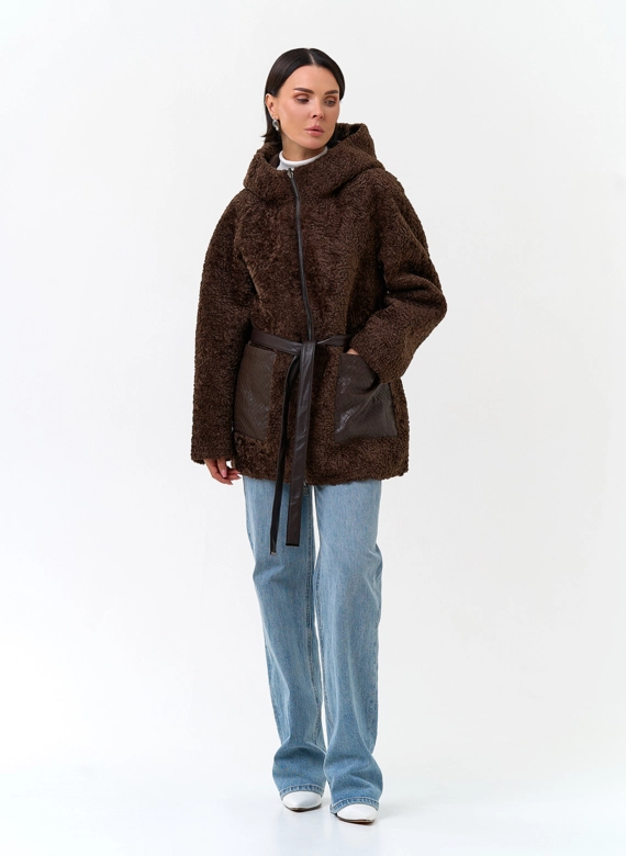 Женская дубленка из экомеха с карманами из экокожи фото