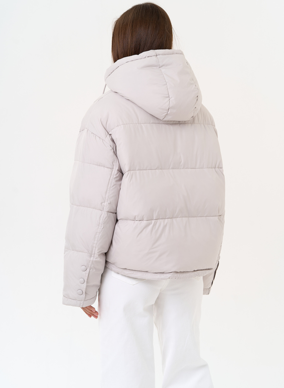 Женский короткий пуховик с капюшоном