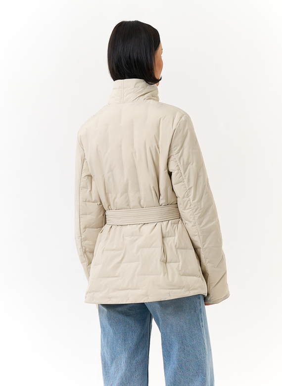 Женская куртка с поясом