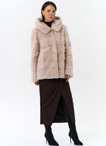 Шуба бежевого цвета из меха норки