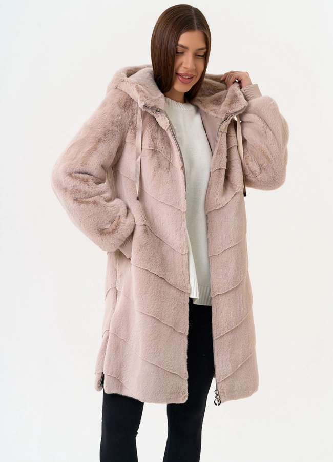 Женская шуба из эко меха с капюшоном модель № 31239 универмаг малина