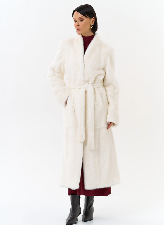 Белая шуба из меха норки с поясом